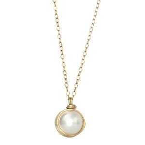 Gold and Pearl Necklace